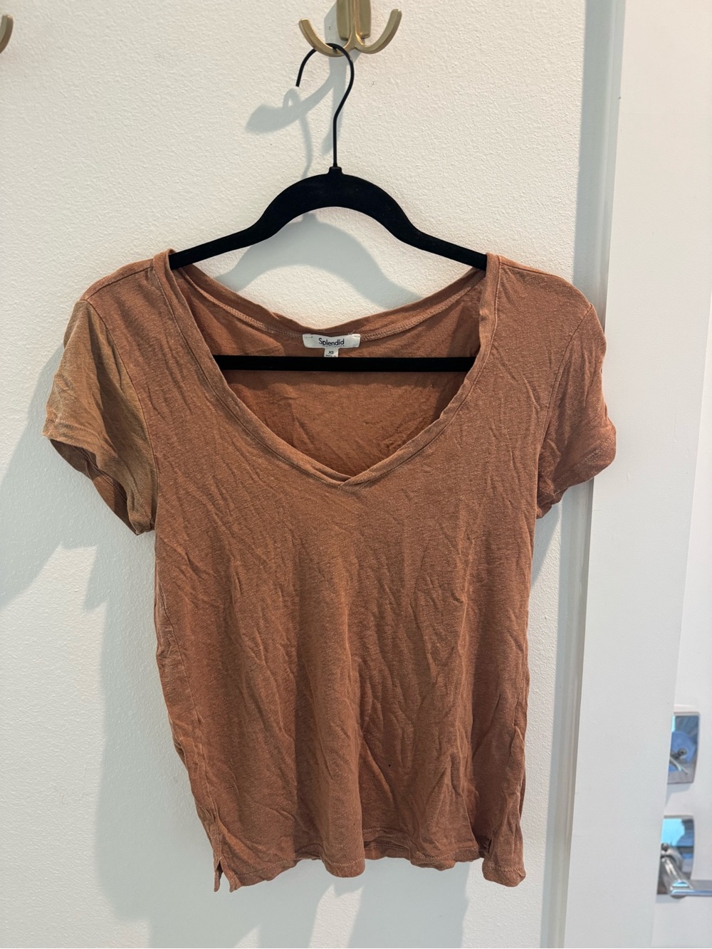 Splendid V-Neck Short Sleeve Tee in Rust
